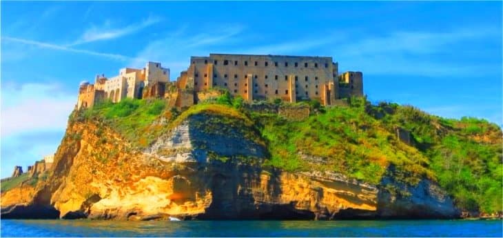 Palazzo D'Avalos (Ex Carcere)